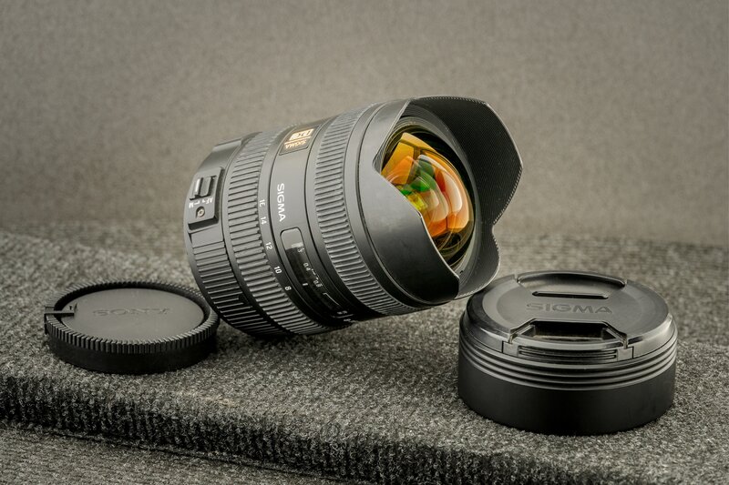 Obiectiv Sigma 8-16mm f4.5-5.6