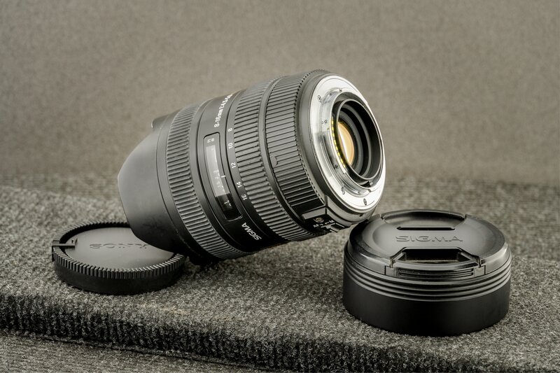 Obiectiv Sigma 8-16mm f4.5-5.6